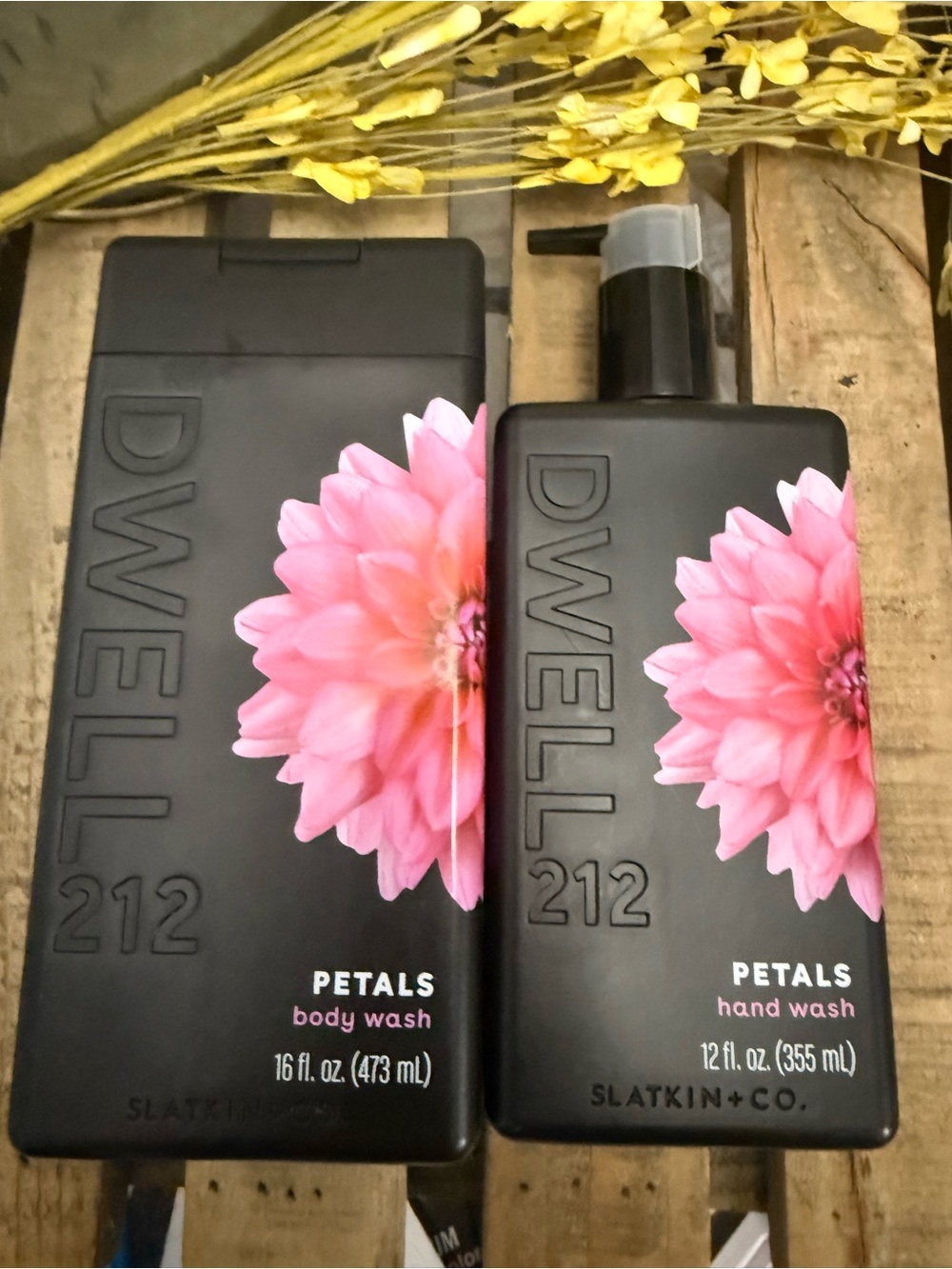 DWELL 212 Petals Pink Body & Hand Wash